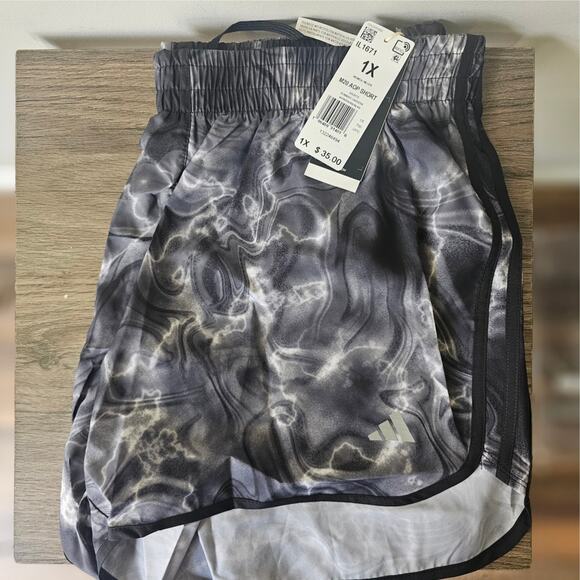 Adidas Women's Plus Size  Marathon 20 Allover Print Shorts Size 1X NWT - Picture 2 of 2